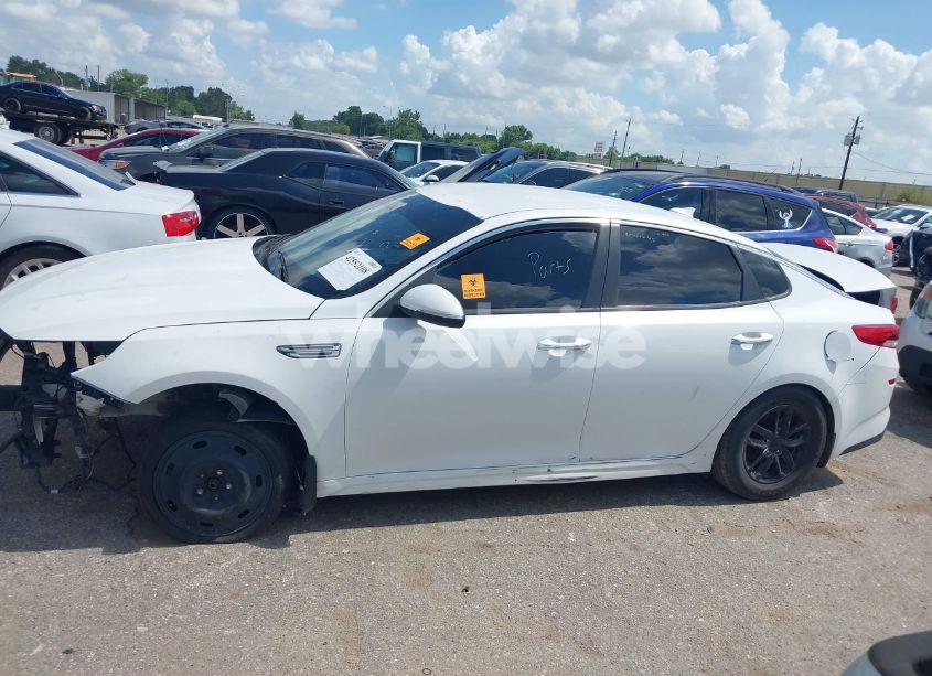 Photo 13 of 2019 Kia Optima LX (VIN 5XXGT4L33KG350520)