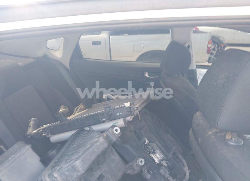 Photo 8 of 2019 Kia Optima LX (VIN 5XXGT4L33KG350520)