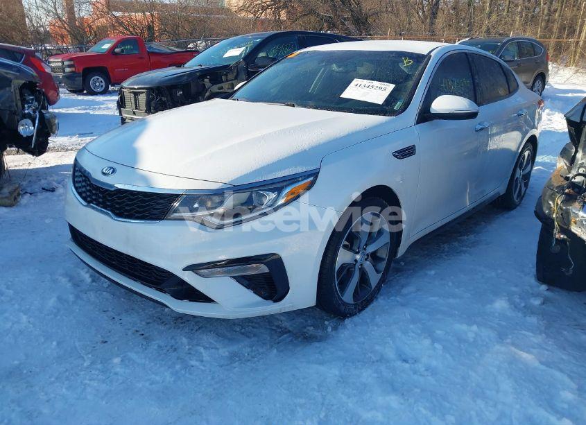 Photo 2 of 2019 Kia Optima S (VIN 5XXGT4L33KG354468)