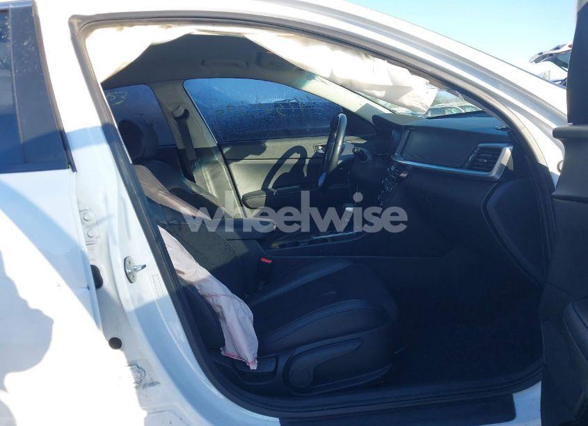 Photo 5 of 2019 Kia Optima S (VIN 5XXGT4L33KG354468)