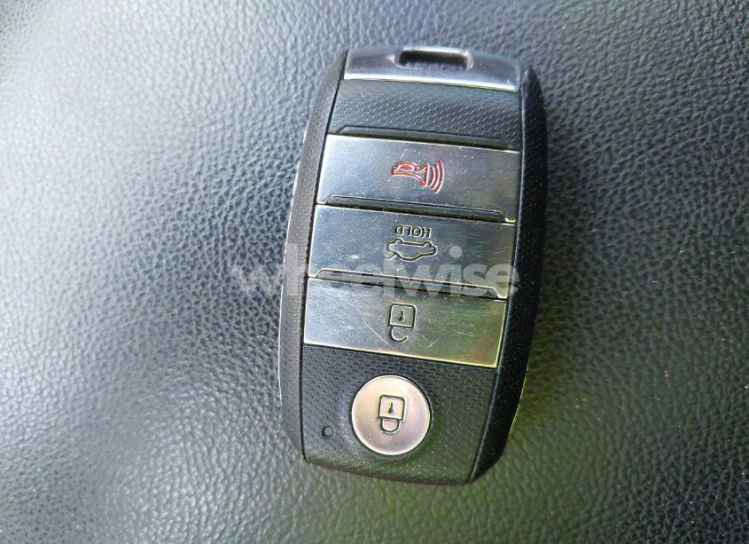 Photo 11 of 2019 Kia Optima S (VIN 5XXGT4L33KG360559)