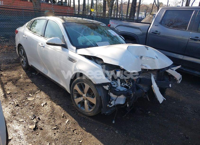 2019 Kia Optima S (VIN 5XXGT4L33KG371724) main photo