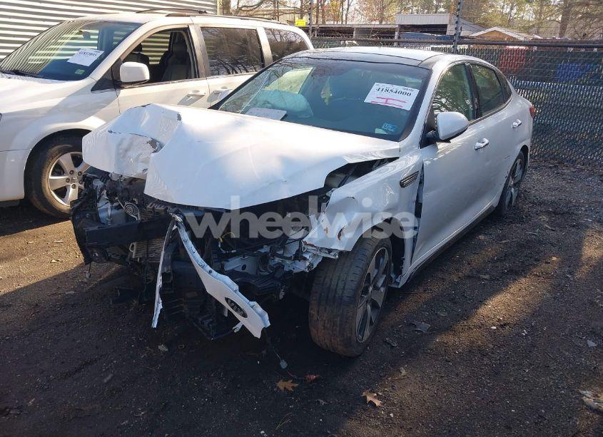 Photo 2 of 2019 Kia Optima S (VIN 5XXGT4L33KG371724)
