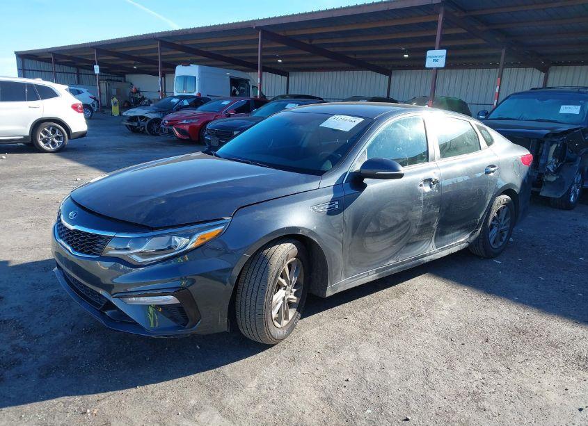 Photo 2 of 2020 Kia Optima LX (VIN 5XXGT4L33LG399167)