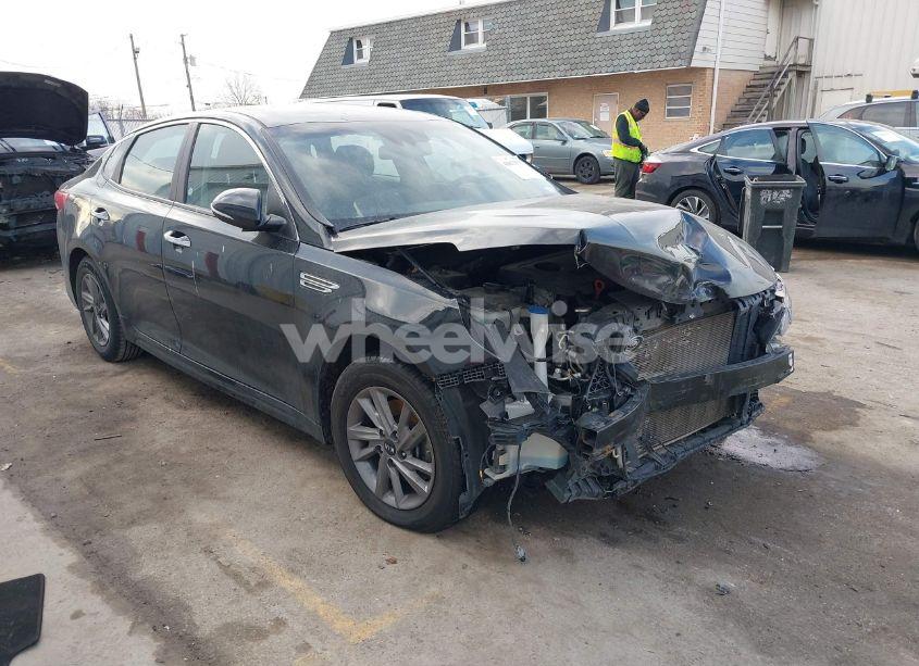 2020 Kia Optima LX (VIN 5XXGT4L33LG413665) main photo