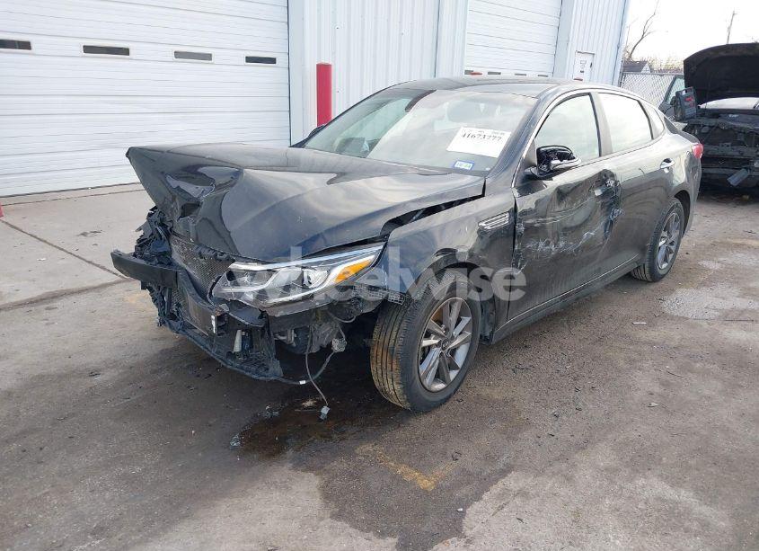 Photo 2 of 2020 Kia Optima LX (VIN 5XXGT4L33LG413665)