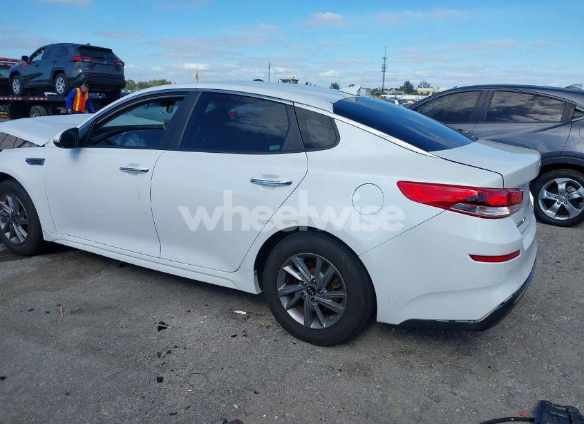 Photo 3 of 2020 Kia Optima LX (VIN 5XXGT4L33LG439702)