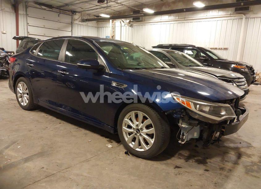 2016 Kia Optima LX (VIN 5XXGT4L34GG002569) main photo
