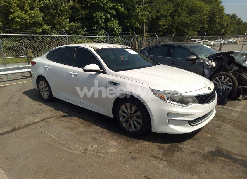 2016 Kia Optima LX (VIN 5XXGT4L34GG009389) main photo