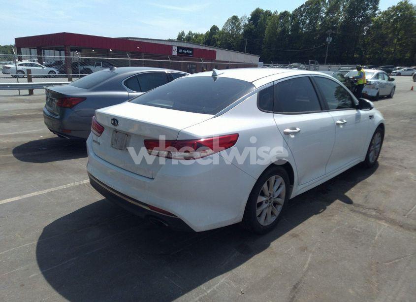 Photo 4 of 2016 Kia Optima LX (VIN 5XXGT4L34GG009389)