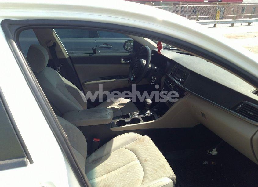 Photo 5 of 2016 Kia Optima LX (VIN 5XXGT4L34GG009389)