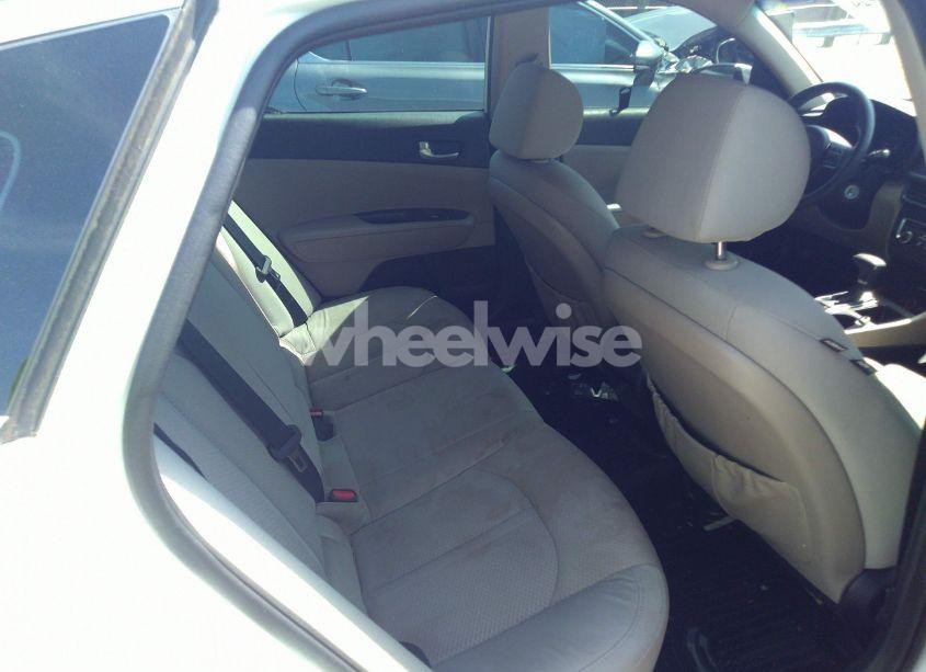 Photo 8 of 2016 Kia Optima LX (VIN 5XXGT4L34GG009389)