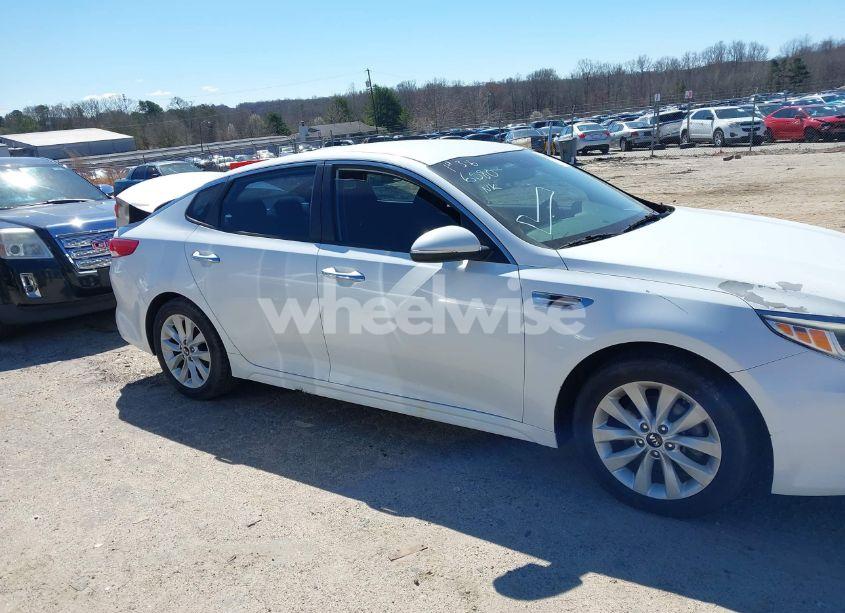Photo 14 of 2016 Kia Optima LX (VIN 5XXGT4L34GG016620)