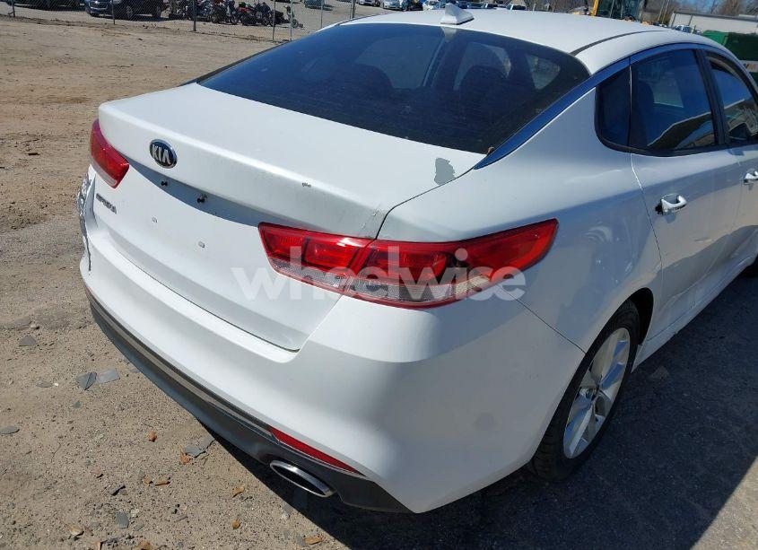 Photo 4 of 2016 Kia Optima LX (VIN 5XXGT4L34GG016620)