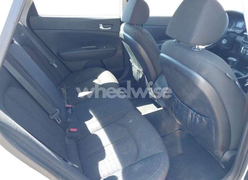 Photo 8 of 2016 Kia Optima LX (VIN 5XXGT4L34GG016620)