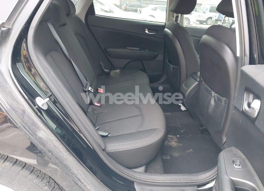 Photo 8 of 2016 Kia Optima LX (VIN 5XXGT4L34GG032123)