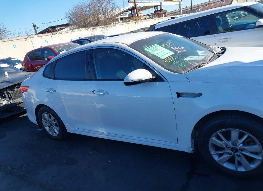 Photo 13 of 2016 Kia Optima LX (VIN 5XXGT4L34GG040920)