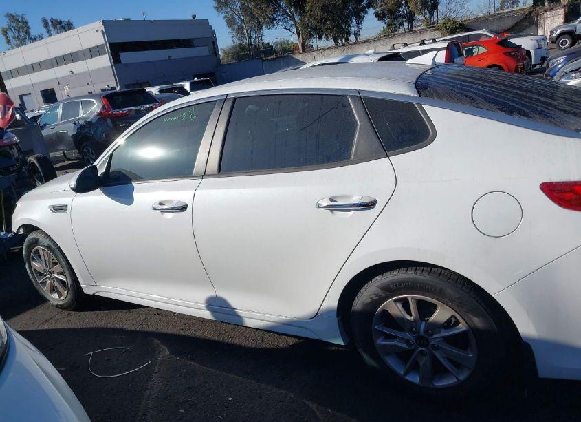 Photo 14 of 2016 Kia Optima LX (VIN 5XXGT4L34GG040920)