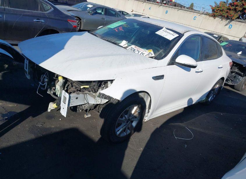 Photo 2 of 2016 Kia Optima LX (VIN 5XXGT4L34GG040920)