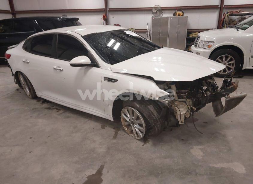 2016 Kia Optima LX (VIN 5XXGT4L34GG074033) main photo
