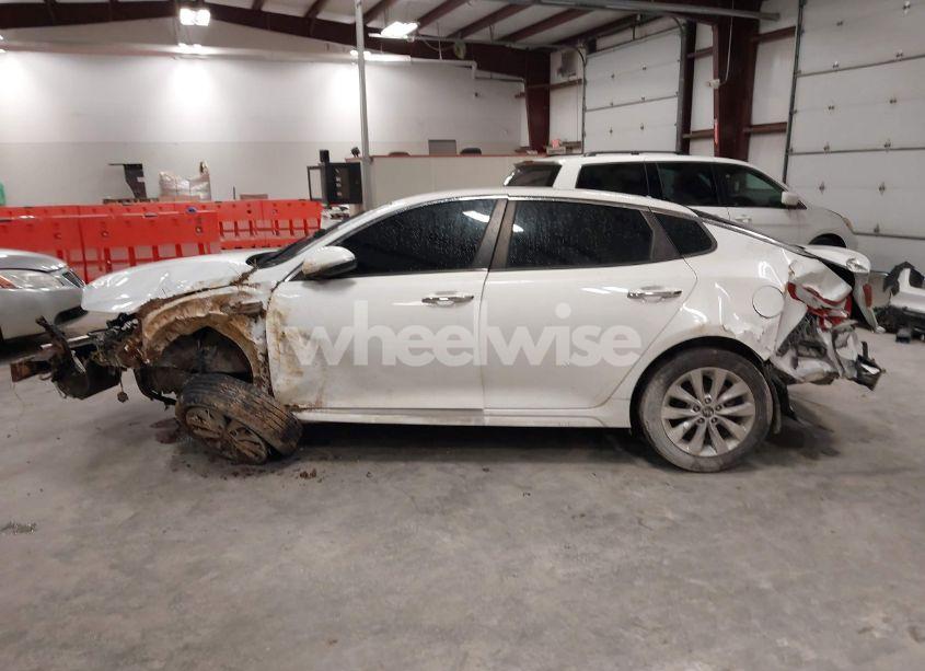 Photo 14 of 2016 Kia Optima LX (VIN 5XXGT4L34GG074033)