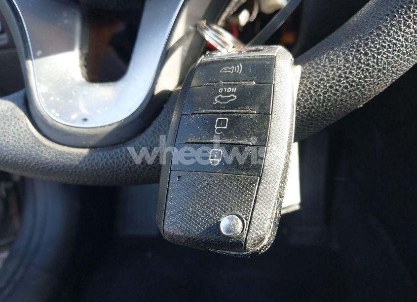 Photo 11 of 2016 Kia Optima LX (VIN 5XXGT4L34GG098140)