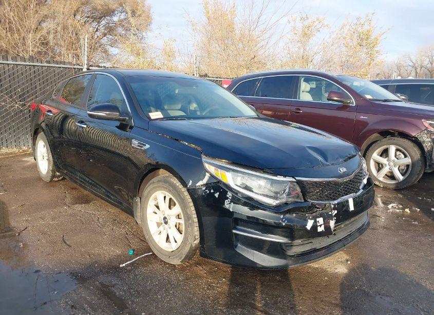 2016 Kia Optima LX (VIN 5XXGT4L34GG111646) main photo