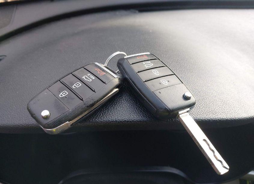 Photo 11 of 2016 Kia Optima LX (VIN 5XXGT4L34GG111646)