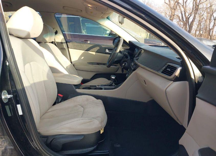 Photo 5 of 2016 Kia Optima LX (VIN 5XXGT4L34GG111646)