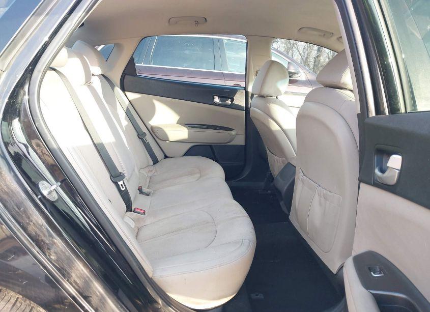 Photo 8 of 2016 Kia Optima LX (VIN 5XXGT4L34GG111646)