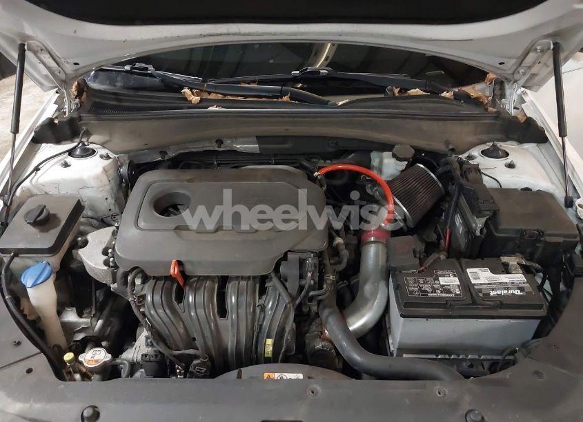 Photo 10 of 2016 Kia Optima LX (VIN 5XXGT4L34GG114823)