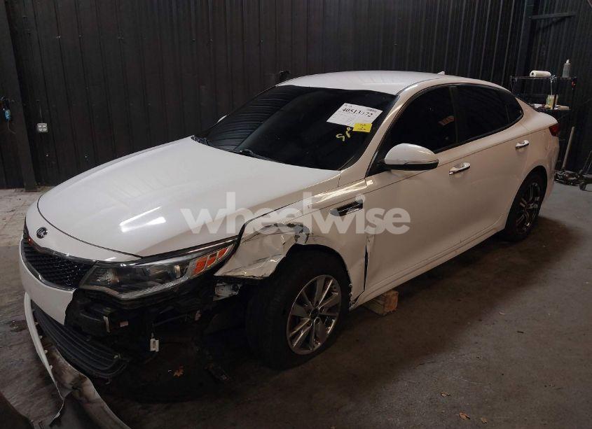 Photo 6 of 2016 Kia Optima LX (VIN 5XXGT4L34GG114823)