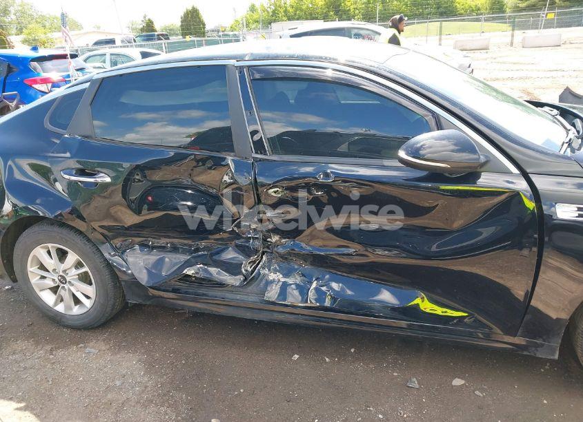 Photo 6 of 2017 Kia Optima LX (VIN 5XXGT4L34HG127380)