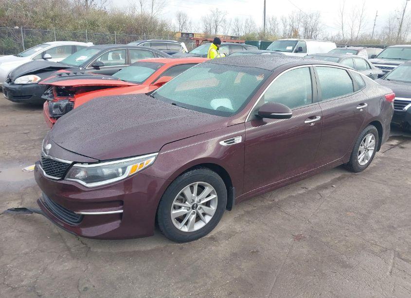 Photo 2 of 2017 Kia Optima LX (VIN 5XXGT4L34HG131025)