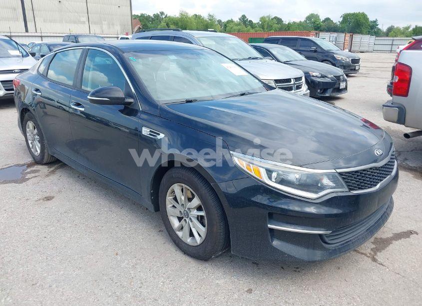 2018 Kia Optima LX (VIN 5XXGT4L34JG183535) main photo