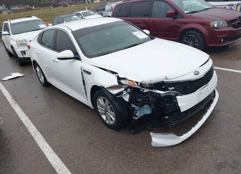 2018 Kia Optima LX (VIN 5XXGT4L34JG187794) main photo