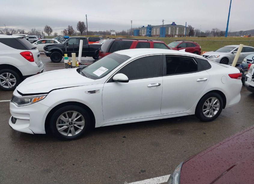 Photo 15 of 2018 Kia Optima LX (VIN 5XXGT4L34JG187794)