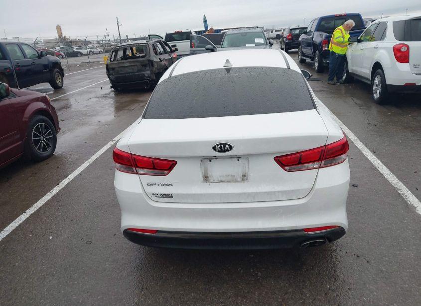 Photo 17 of 2018 Kia Optima LX (VIN 5XXGT4L34JG187794)
