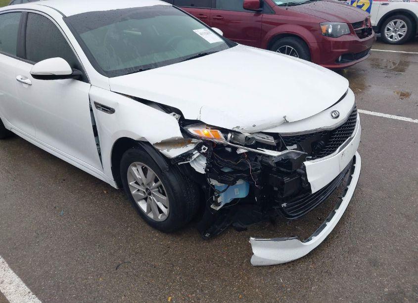 Photo 6 of 2018 Kia Optima LX (VIN 5XXGT4L34JG187794)