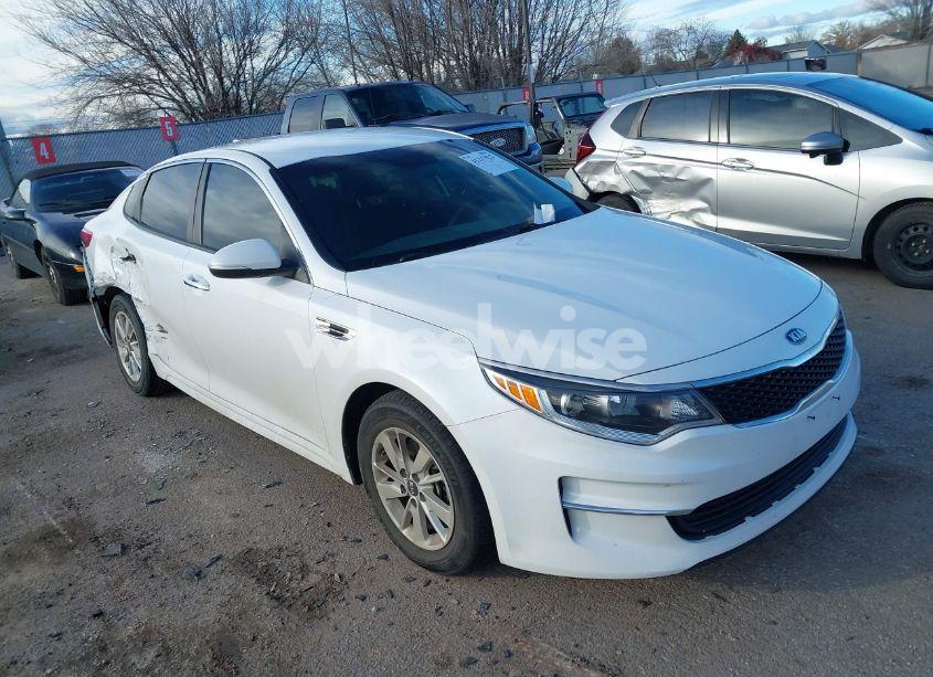 2018 Kia Optima LX (VIN 5XXGT4L34JG208756) main photo