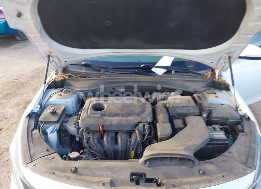 Photo 10 of 2018 Kia Optima LX (VIN 5XXGT4L34JG208756)