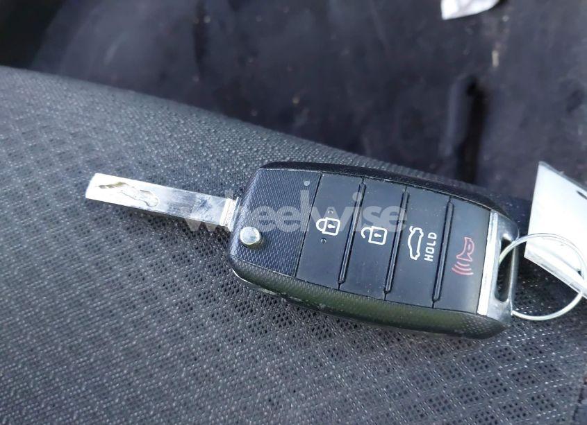 Photo 11 of 2018 Kia Optima LX (VIN 5XXGT4L34JG208756)