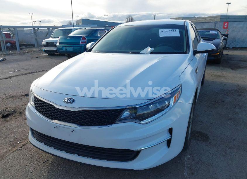 Photo 12 of 2018 Kia Optima LX (VIN 5XXGT4L34JG208756)