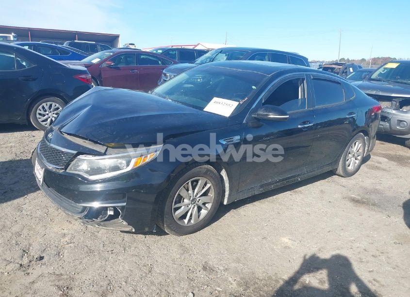 Photo 2 of 2018 Kia Optima LX (VIN 5XXGT4L34JG219143)