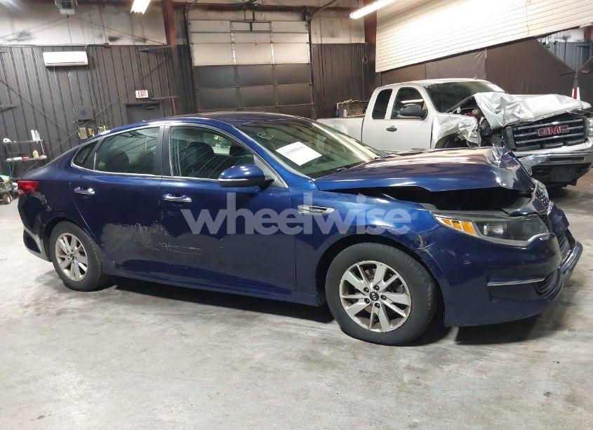 Photo 13 of 2018 Kia Optima LX (VIN 5XXGT4L34JG223385)