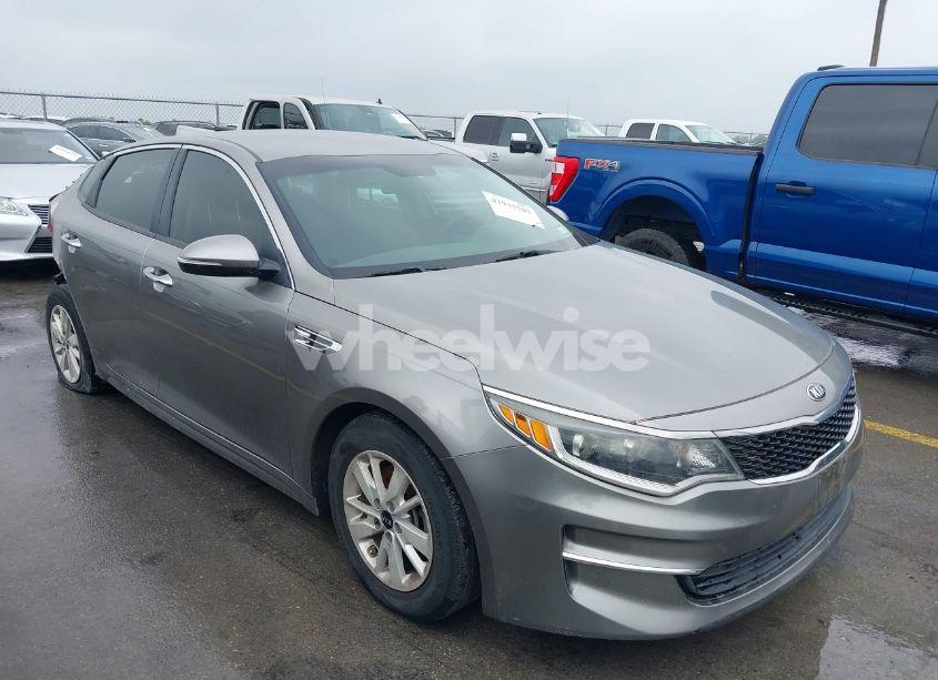 2018 Kia Optima LX (VIN 5XXGT4L34JG228375) main photo