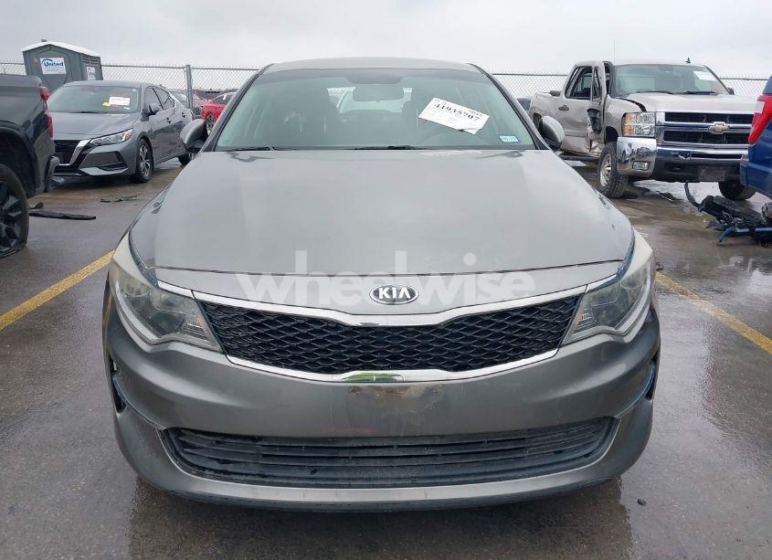 Photo 12 of 2018 Kia Optima LX (VIN 5XXGT4L34JG228375)