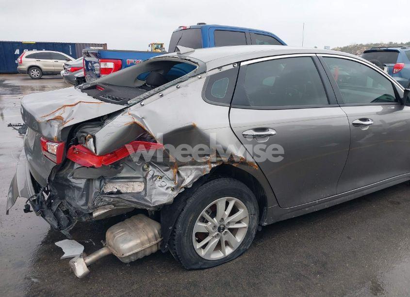 Photo 17 of 2018 Kia Optima LX (VIN 5XXGT4L34JG228375)