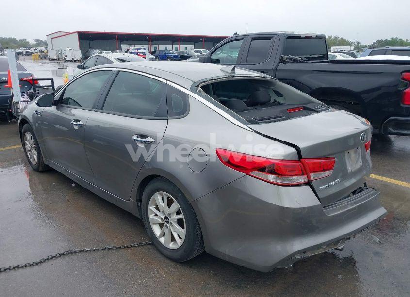 Photo 3 of 2018 Kia Optima LX (VIN 5XXGT4L34JG228375)