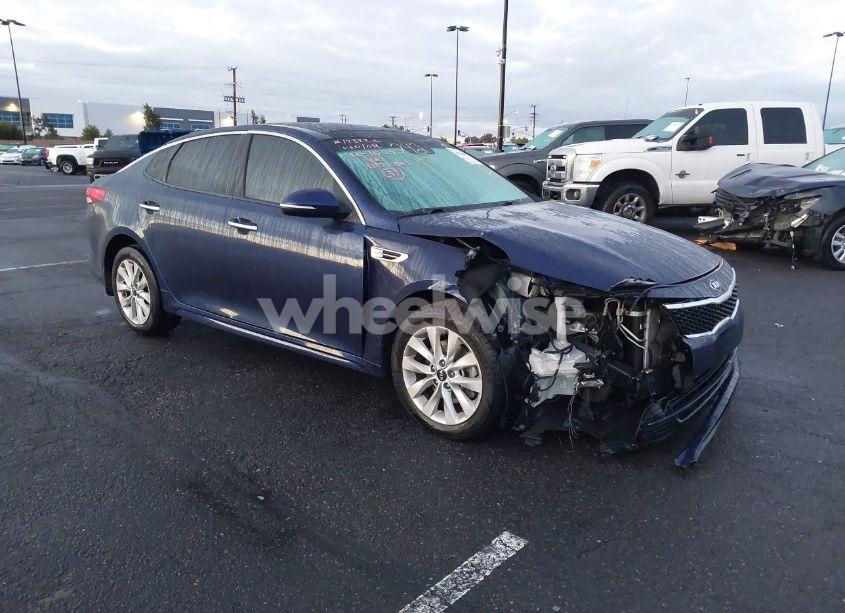 2018 Kia Optima S (VIN 5XXGT4L34JG249369) main photo
